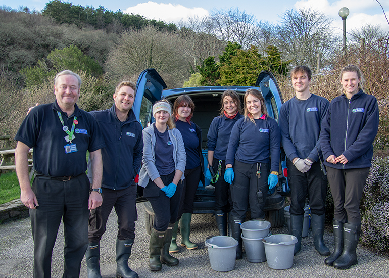 Mark (left) with Ben, Annie, Lauren, Katherine and the volunteers