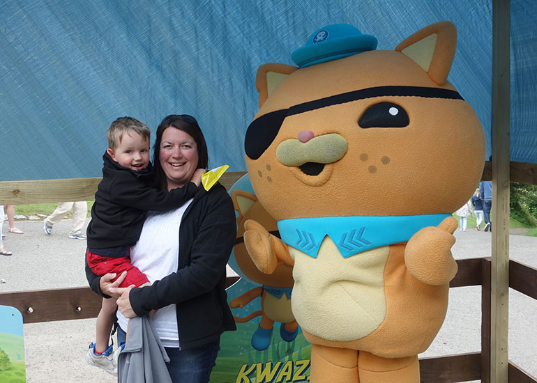 Dylan with his mum Michelle meeting Kwazii on 28th May 2015