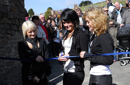 Pirate FM's girlband 'Eden' cutting the ribbon during the opening of the penguin enclosure on 1st April 2010